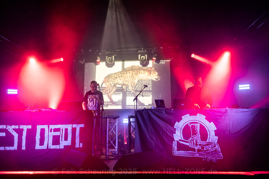 ELEKTRISCH!-Festival Nummer 17 begeisterte im BPM-Club Zwickau mit Test Dept. als Headliner