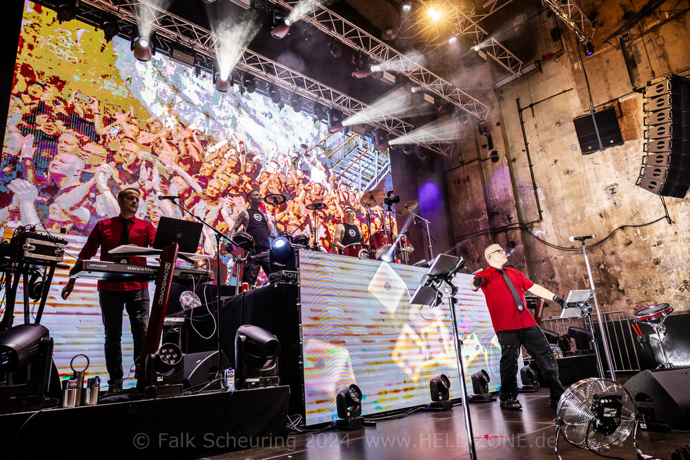 Solitary Experiments - Foto: Falk Scheuring