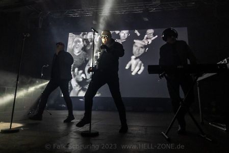 FRONT 242