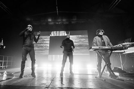 FRONT 242